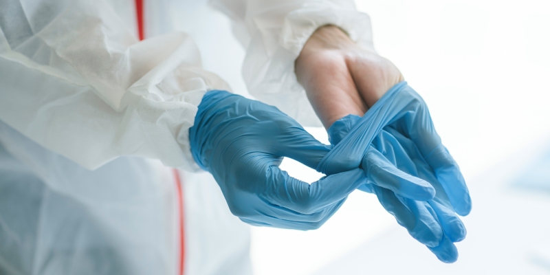 guantes en el control de plagas